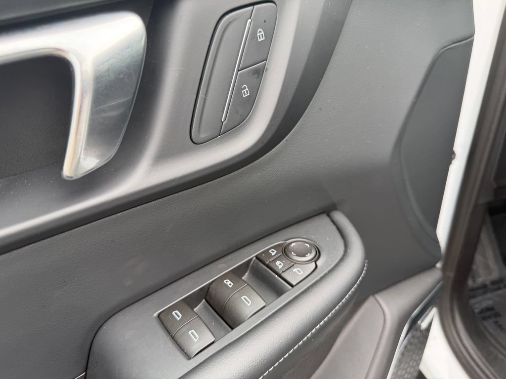 Used 2026 Buick Enclave Preferred AWD/4WD image 17