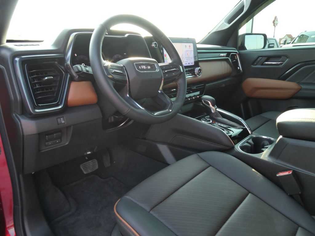 Used 2026 GMC Canyon AT4 w/ Technology Plus Package AWD/4WD image 23
