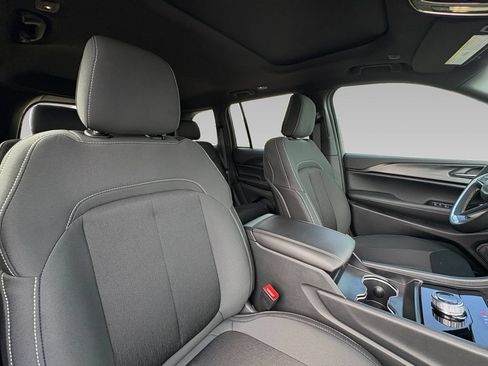 New 2026 Jeep Grand Cherokee Laredo X RWD image 9