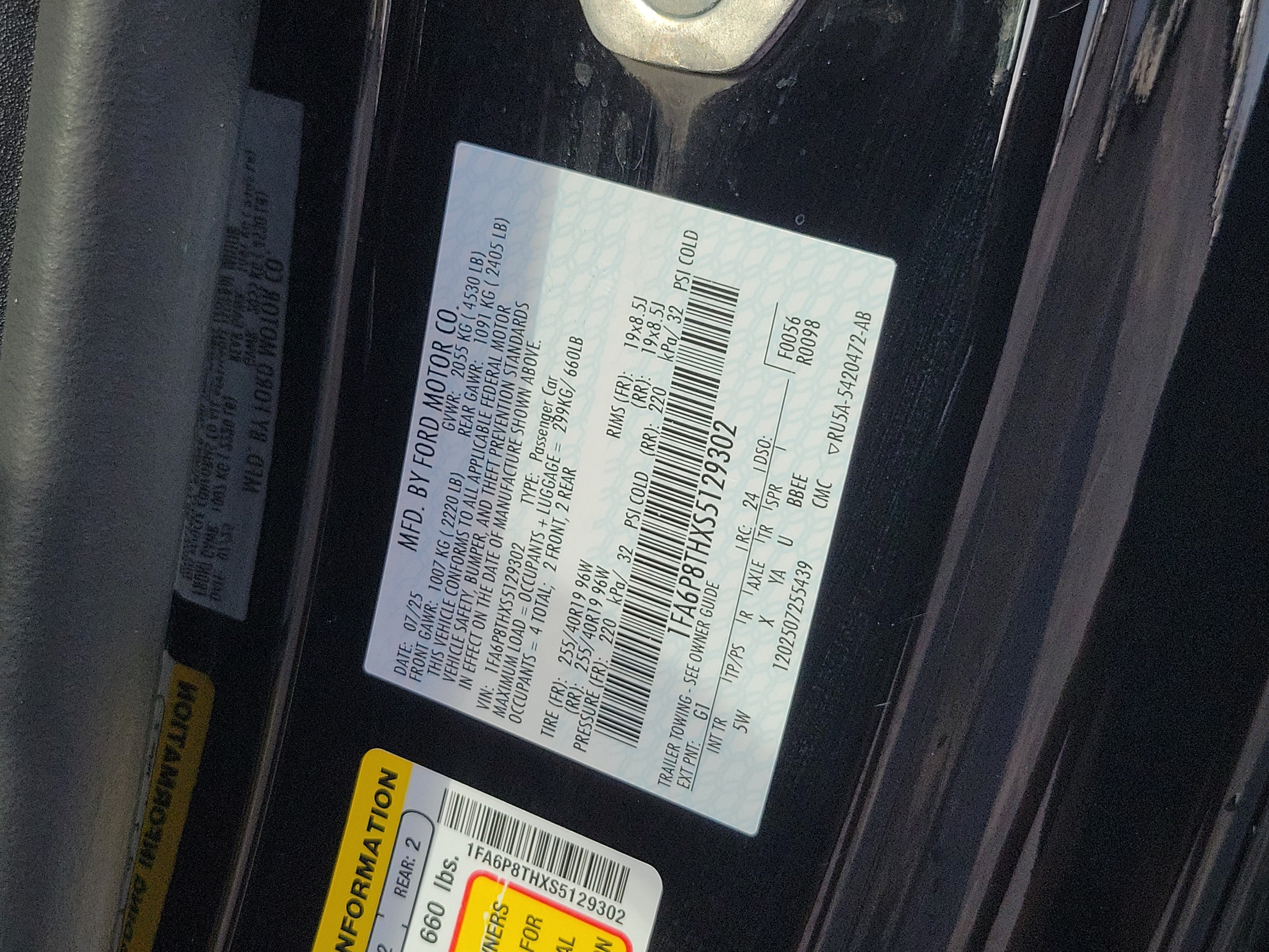 Used 2025 Ford Mustang Premium RWD image 28