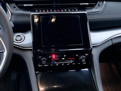 Used 2023 Jeep Grand Cherokee L Altitude image 6