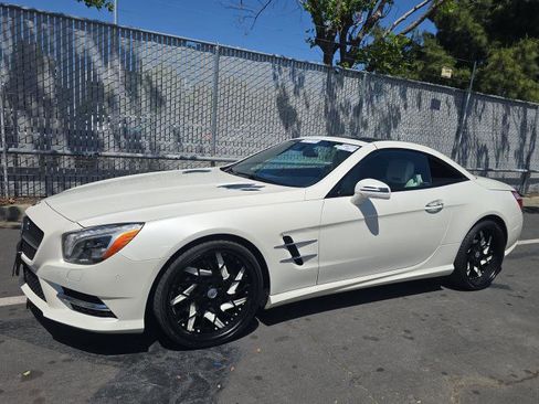 Used 2013 Mercedes-Benz SL 550 w/ Premium Pkg image 3