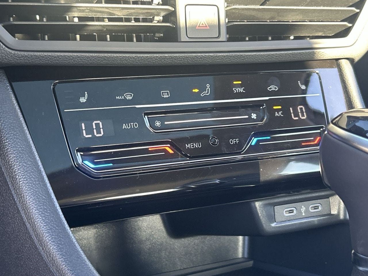 New 2026 Volkswagen Jetta SE FWD image 24