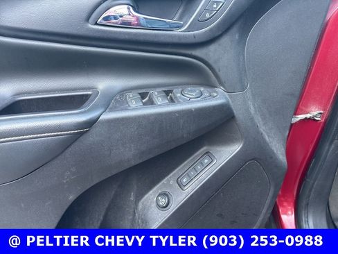 Used 2018 Chevrolet Equinox Premier image 12