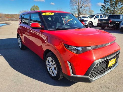 Used 2023 Kia Soul LX image 4