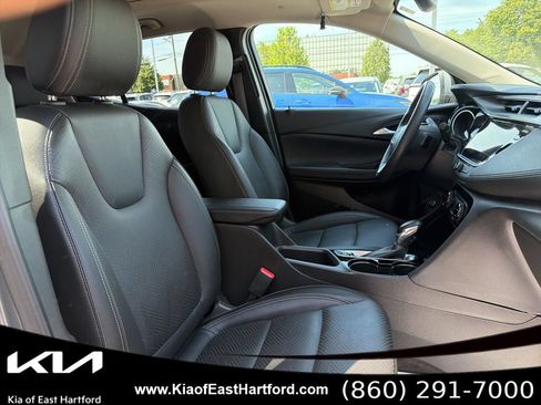 Used 2022 Buick Encore GX Essence w/ Experience Buick Package AWD/4WD image 11