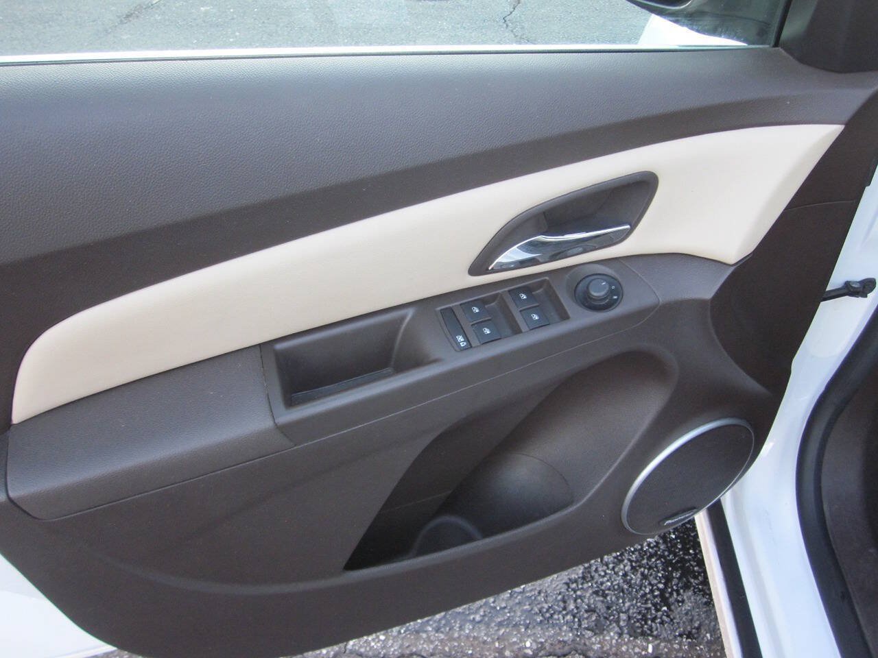 Used 2012 Chevrolet Cruze LTZ FWD image 11