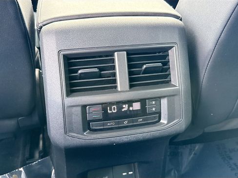 Used 2023 Volkswagen Atlas SE w/ Panoramic Sunroof Package image 19