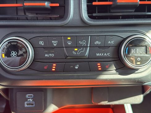 Certified 2022 Ford Maverick XLT w/ XLT Luxury Package image 20