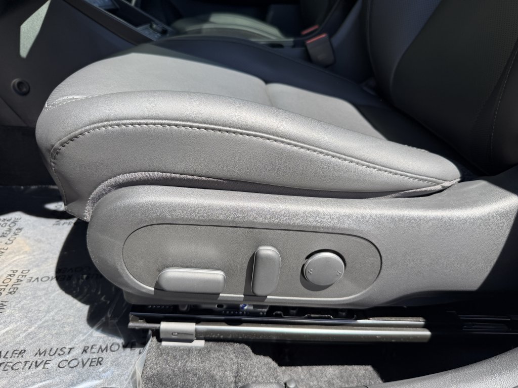 Used 2025 Hyundai Kona Limited FWD image 31
