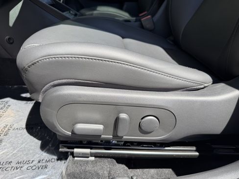 Used 2025 Hyundai Kona Limited FWD image 31