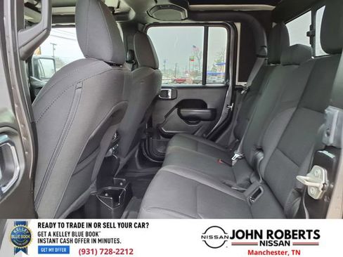 Used 2023 Jeep Gladiator Sport image 9