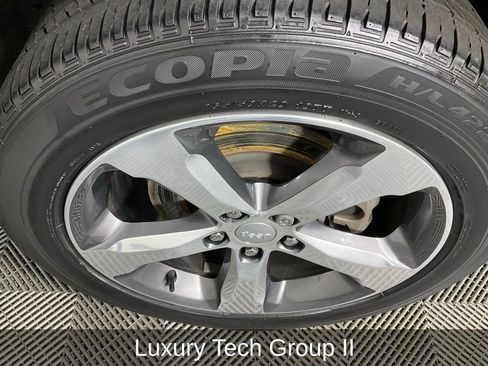 Certified 2021 Jeep Grand Cherokee L Limited w/ Luxury Tech Group II image 9