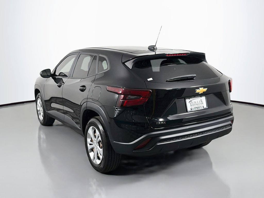 Used 2024 Chevrolet Trax LS FWD image 5