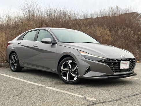 Used 2023 Hyundai Elantra Limited image 2