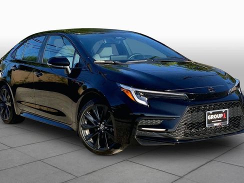 Used 2026 Toyota Corolla SE FWD image 3