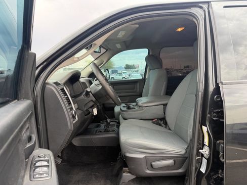 Used 2017 RAM 3500 Tradesman w/ Chrome Appearance Group image 11