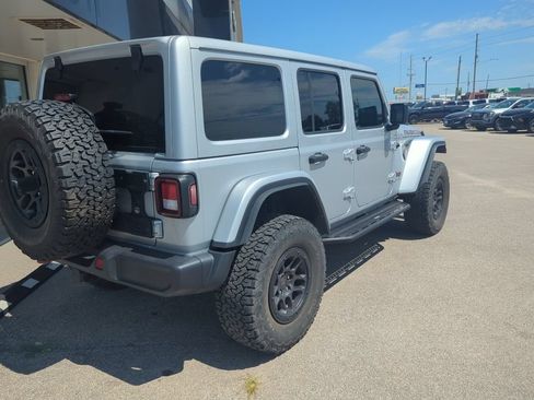Used 2023 Jeep Wrangler Unlimited Rubicon w/ Xtreme 35 Tire Package AWD/4WD image 6