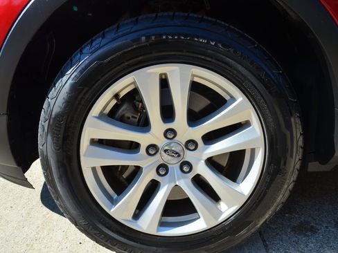 Used 2018 Ford Explorer XLT w/ Equipment Group 201A AWD/4WD image 11