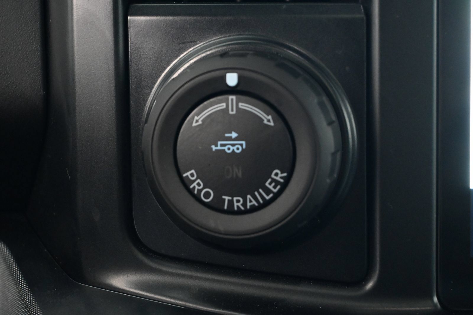Used 2024 Ford F350 Limited w/ FX4 Off-Road Package AWD/4WD image 24