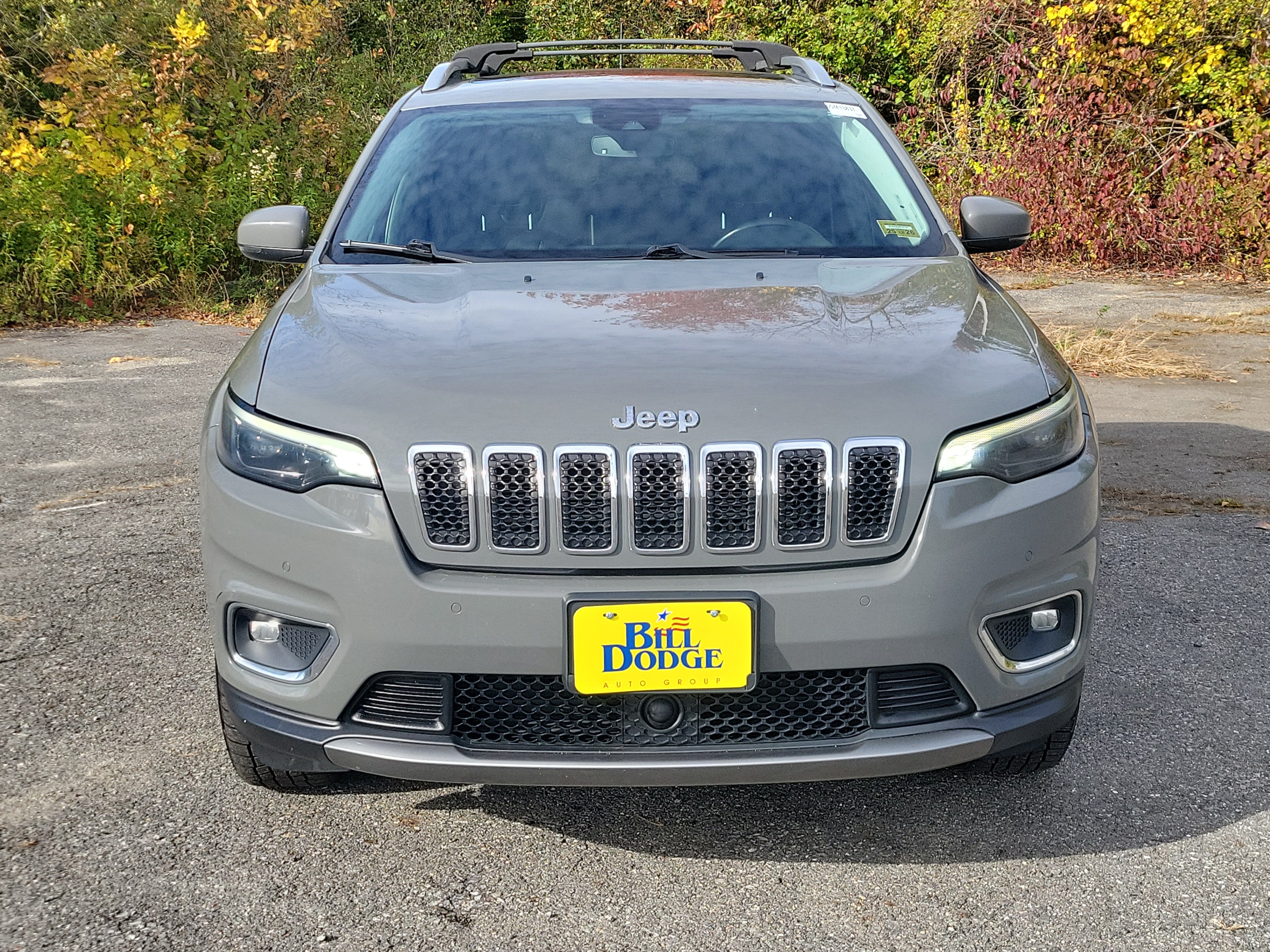 Used 2020 Jeep Cherokee Limited w/ Technology Group AWD/4WD image 2