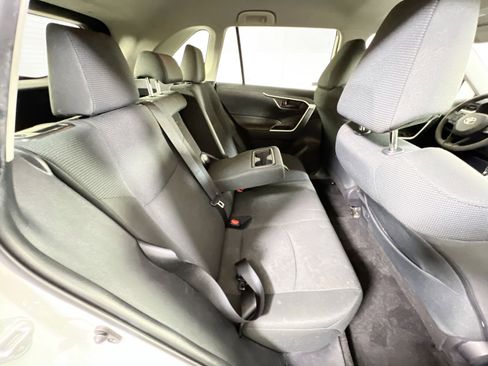 Used 2021 Toyota RAV4 LE image 24
