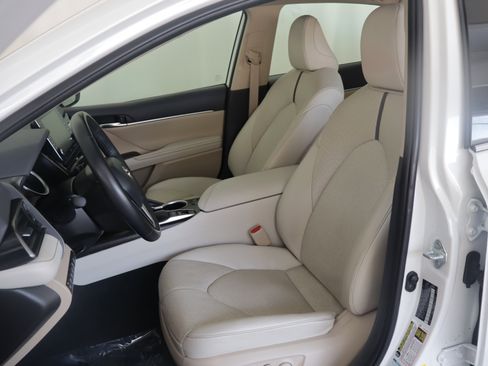 Used 2023 Toyota Camry XLE w/ Navigation Package image 8