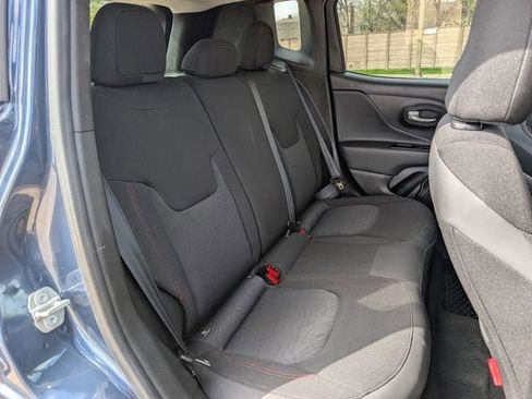 Used 2023 Jeep Renegade Trailhawk image 27