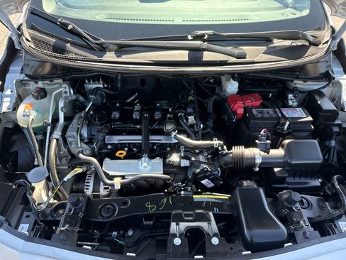 Used 2025 Nissan Versa SV FWD image 9