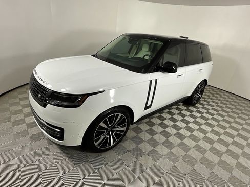 Certified 2024 Land Rover Range Rover SE image 9