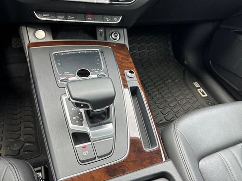 Used 2020 Audi Q5 2.0T Premium Plus w/ Premium Plus Package AWD/4WD image 21