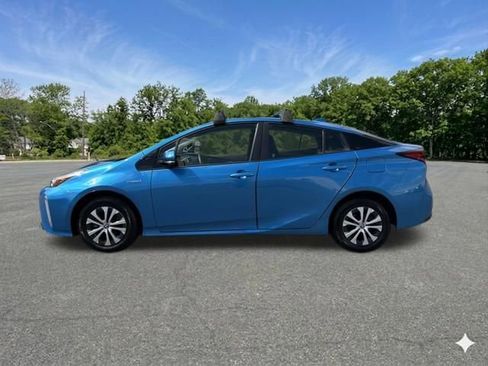 Used 2020 Toyota Prius LE AWD/4WD image 5