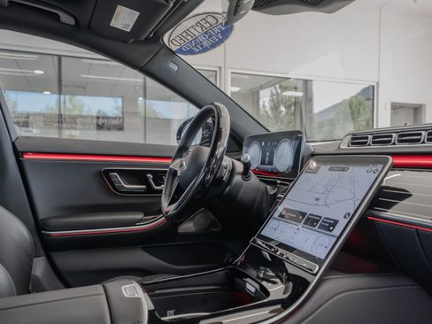 Used 2023 Mercedes-Benz S 500 4MATIC w/ AMG Line image 18