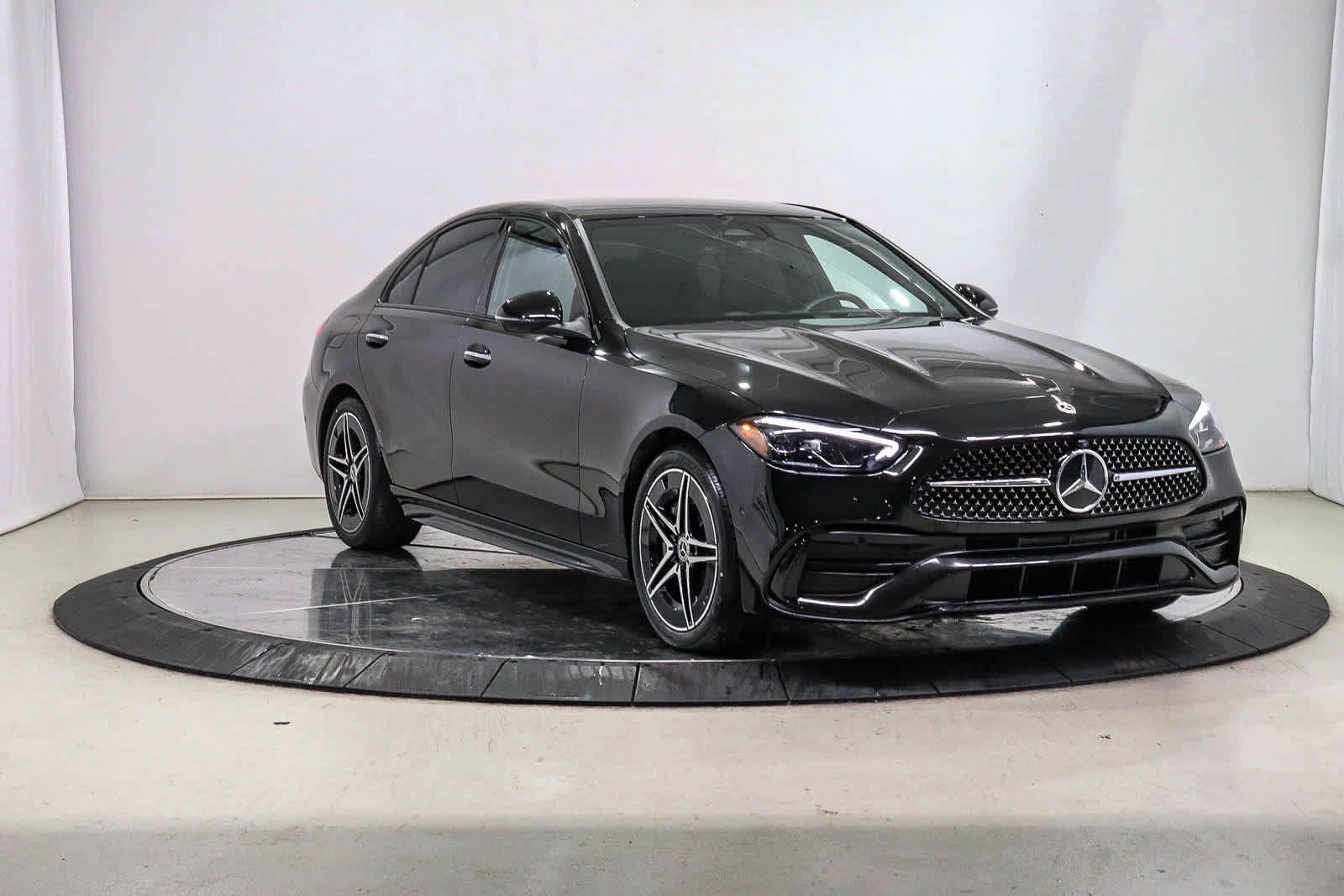 Used 2024 Mercedes-Benz C 300 Sedan image 5