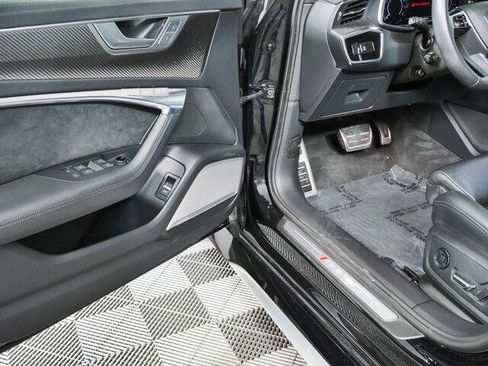 Used 2022 Audi RS 6 AWD/4WD image 7