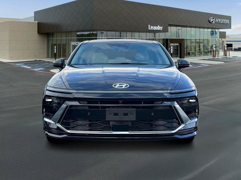 Used 2025 Hyundai Sonata Limited FWD image 12