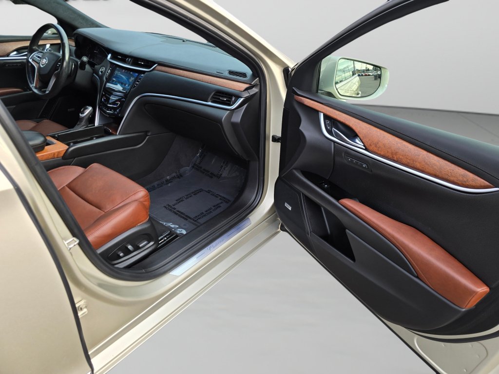 Used 2015 Cadillac XTS Luxury FWD image 24