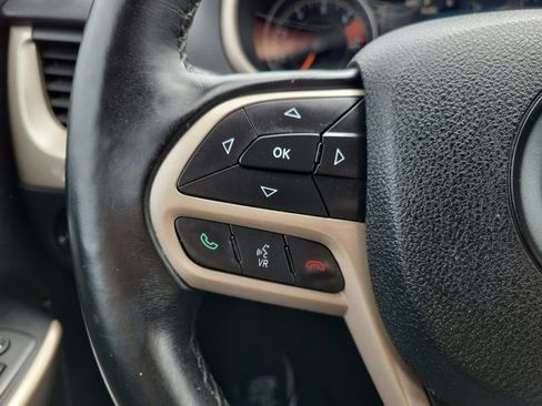 Used 2017 Jeep Cherokee Sport image 25