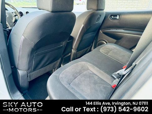 Used 2015 Nissan Rogue S w/ Convenience Package AWD/4WD image 8