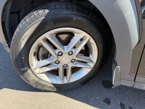 Used 2018 Hyundai Kona SE image 22