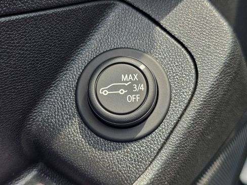 Used 2023 GMC Terrain SLE w/ Driver Convenience Package AWD/4WD image 11