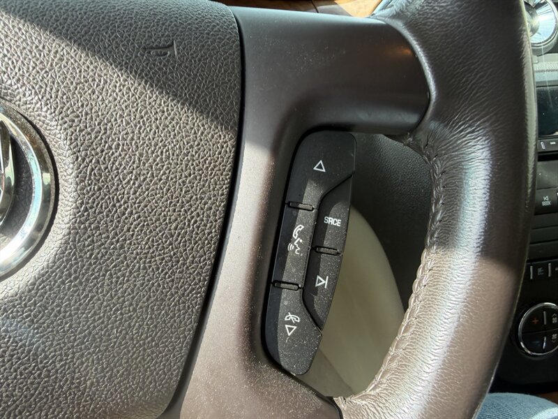 Used 2012 Buick Enclave Leather AWD/4WD image 24