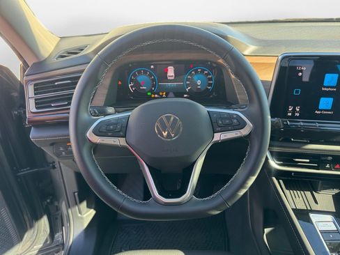 New 2025 Volkswagen Atlas SE image 10