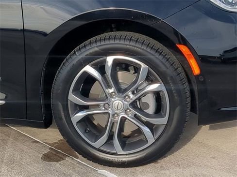 New 2026 Chrysler Pacifica Pinnacle w/ Trailer Tow Group image 11