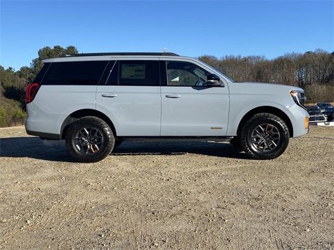 New 2026 Ford Expedition Tremor image 2