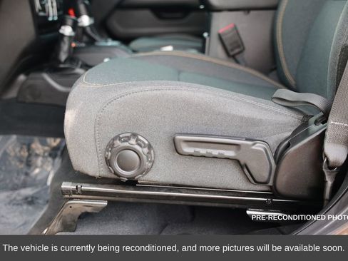 Used 2025 Jeep Wrangler Unlimited Sahara w/ Safety Group image 19