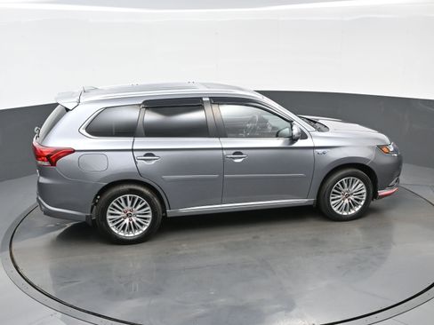 Used 2019 Mitsubishi Outlander GT image 41