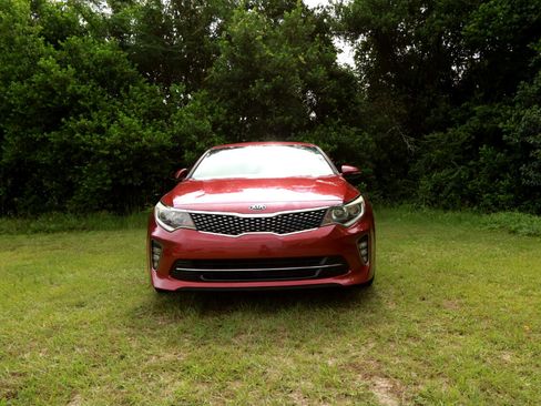 Used 2018 Kia Optima S image 4