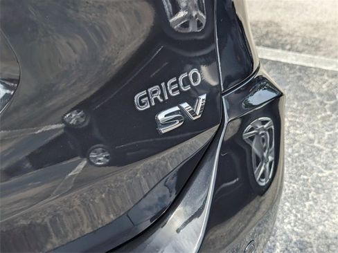 Used 2019 Nissan Rogue SV image 16