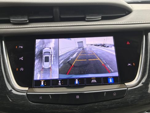 Used 2021 Cadillac XT6 Premium Luxury image 15